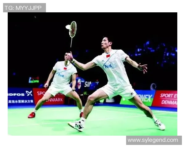 重庆羽毛球队包夹战术分析与成败得失探讨