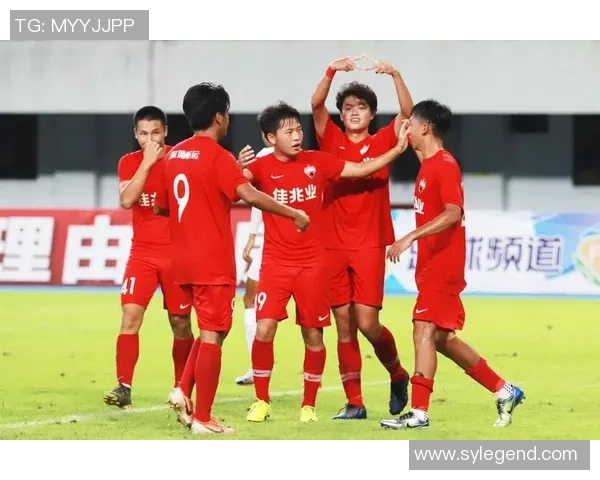 深圳足球队以51分领跑世界锦标赛积分榜展现强劲实力